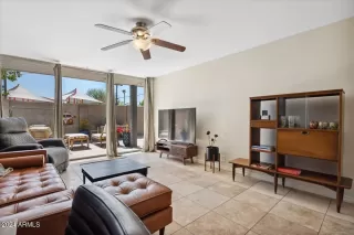 Photo #4: 6681135 Listing