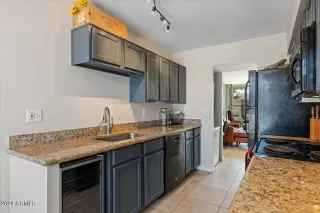 Photo #6: 6681135 Listing