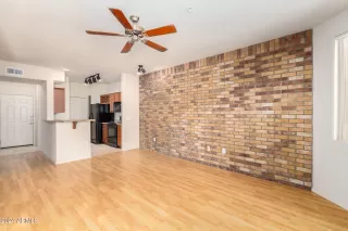 Photo #3: 6681185 Listing