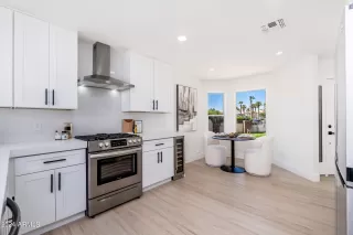 Photo #1: 6681207 Listing