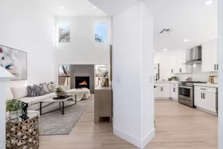 Photo #5: 6681207 Listing