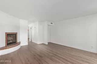 Photo #6: 6681208 Listing