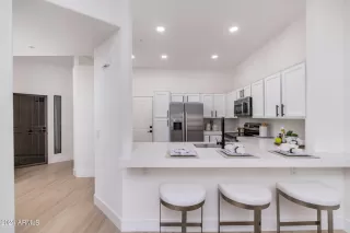 Photo #2: 6681292 Listing