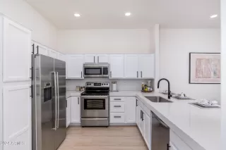 Photo #6: 6681292 Listing