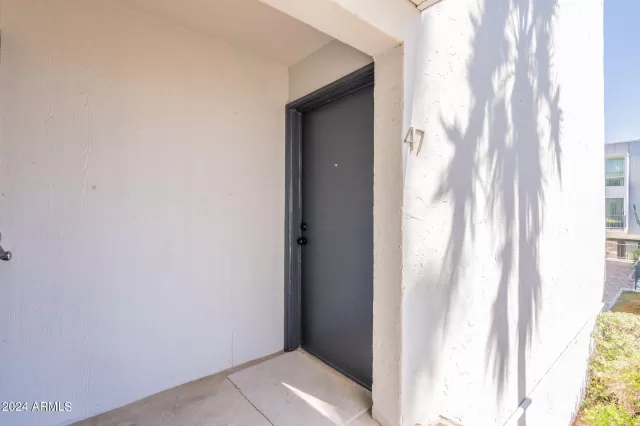 MLS: 6681377 Condo For Sale