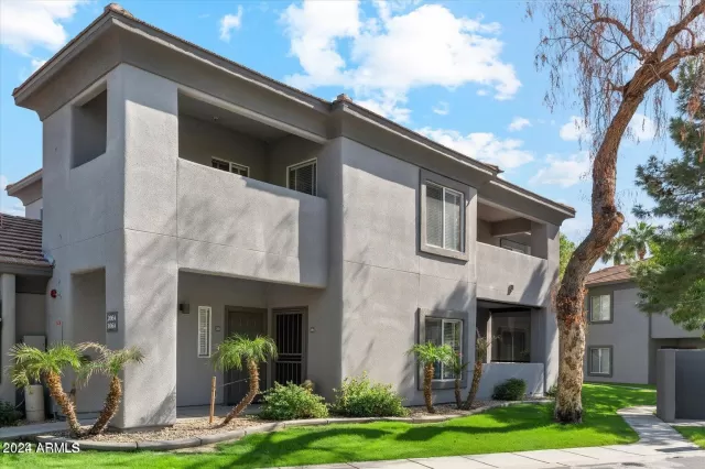 MLS: 6681646 Condo For Sale