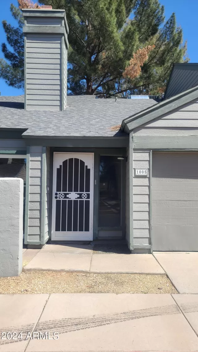 MLS: 6681688 Condo For Sale