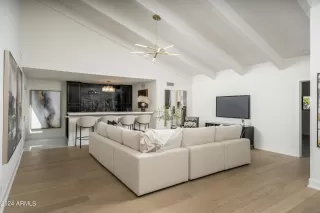 Photo #5: 6681803 Listing