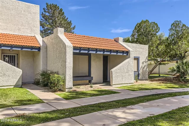 MLS: 6681929 Condo For Sale