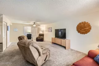 Photo #3: 6681929 Listing 