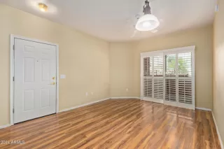 Photo #4: 6682032 Listing