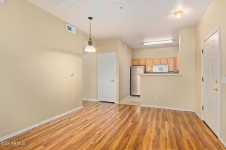 Photo #6: 6682032 Listing