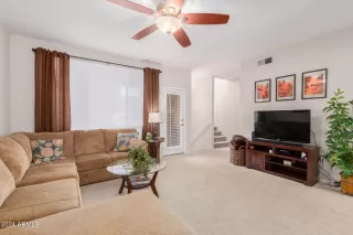 Photo #3: 6682117 Listing