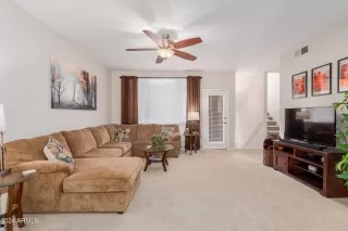 Photo #4: 6682117 Listing