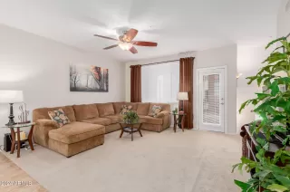 Photo #5: 6682117 Listing