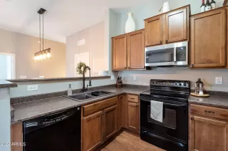 Photo #5: 6682152 Listing 