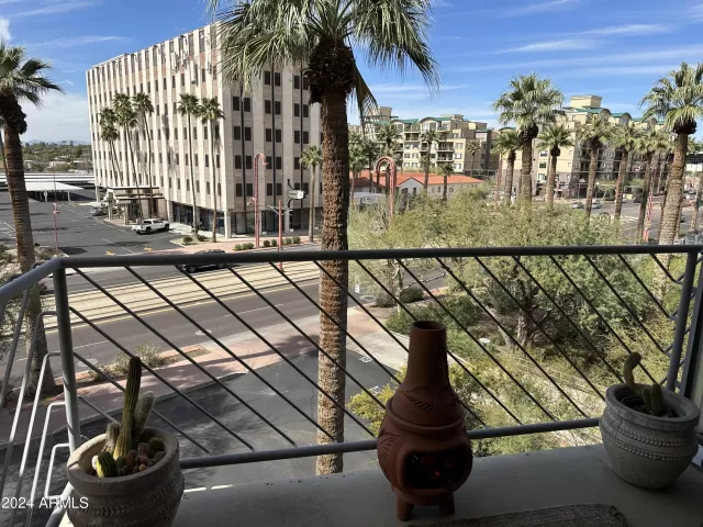 MLS: 6682276 Condo For Sale