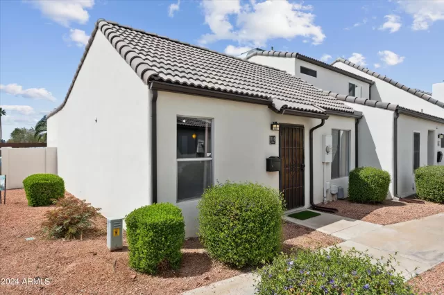 MLS: 6682285 Condo For Sale