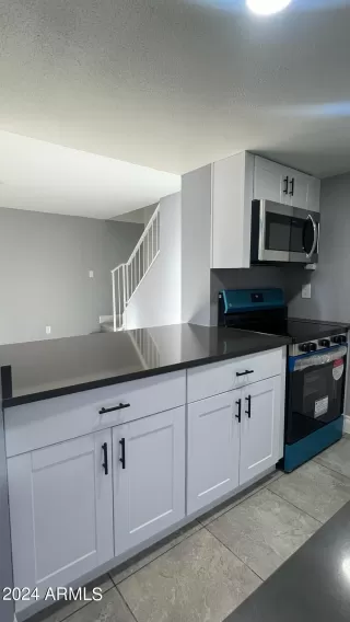 Photo #3: 6682327 Listing