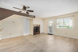 Photo #5: 6682422 Listing