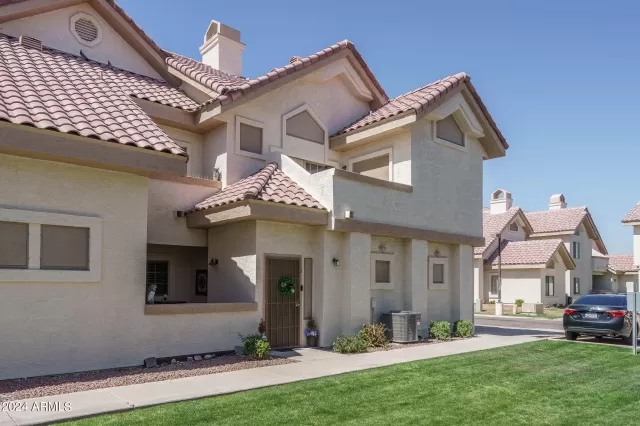 MLS: 6682502 Condo For Sale