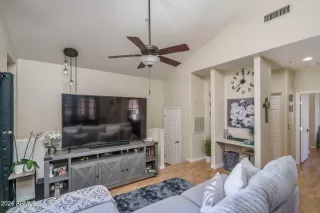 Photo #6: 6682502 Listing