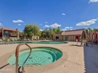 Photo #2: 6682633 Listing 