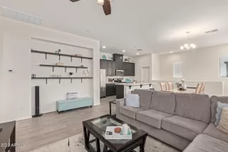 Photo #4: 6682712 Listing