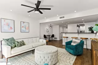 Photo #2: 6682814 Listing