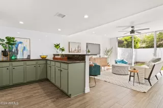 Photo #6: 6682814 Listing