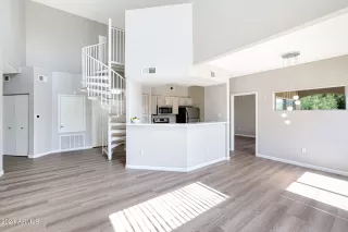 Photo #3: 6682825 Listing 