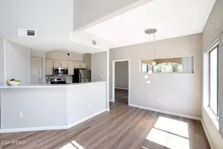 Photo #4: 6682825 Listing 