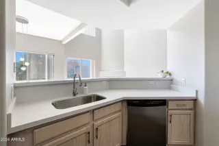 Photo #6: 6682825 Listing 