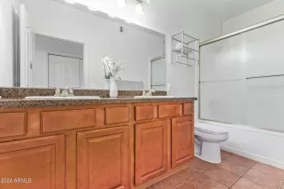 Photo #6: 6682884 Listing