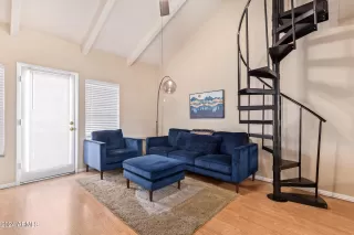 Photo #2: 6682895 Listing