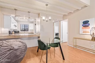 Photo #5: 6682895 Listing