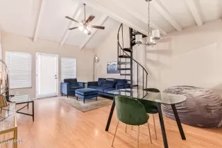 Photo #6: 6682895 Listing