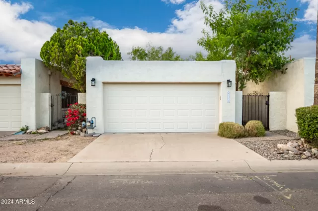 MLS: 6682960 Condo For Sale