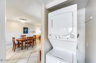 Photo #4: 6683057 Listing