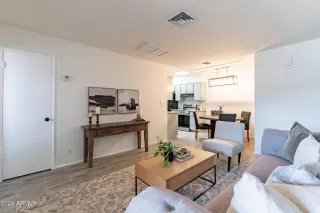 Photo #3: 6683110 Listing 