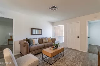 Photo #5: 6683110 Listing 