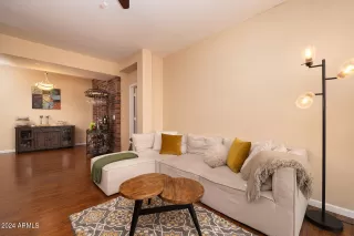 Photo #4: 6683140 Listing 