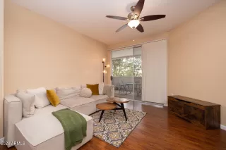 Photo #6: 6683140 Listing 