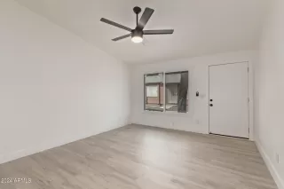 Photo #3: 6683147 Listing