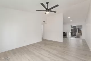 Photo #5: 6683147 Listing