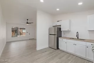 Photo #6: 6683147 Listing