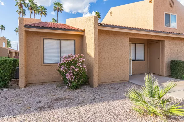 MLS: 6683351 Condo For Sale