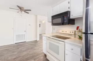 Photo #3: 6683351 Listing