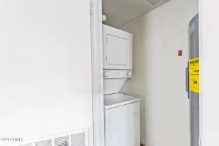 Photo #5: 6683351 Listing