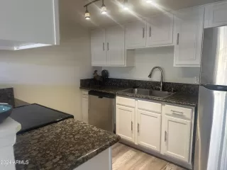 Photo #2: 6683355 Listing 